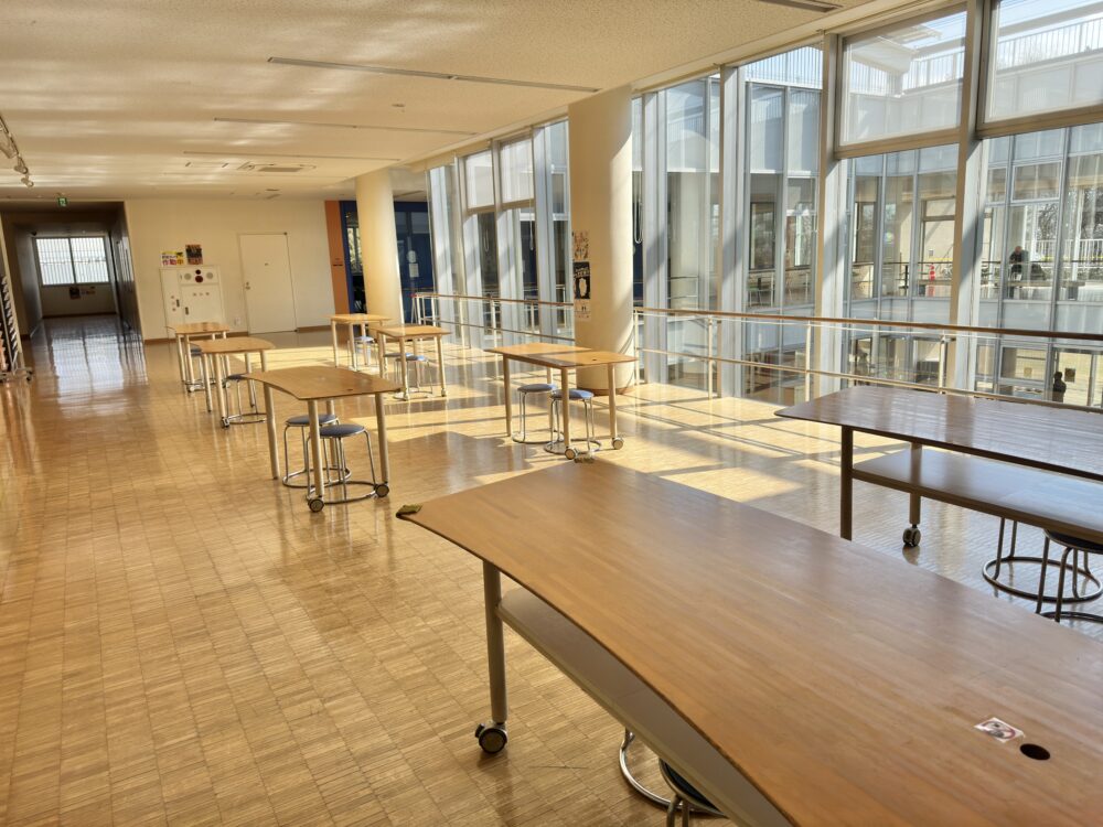 ころぽっくる2階のテーブル