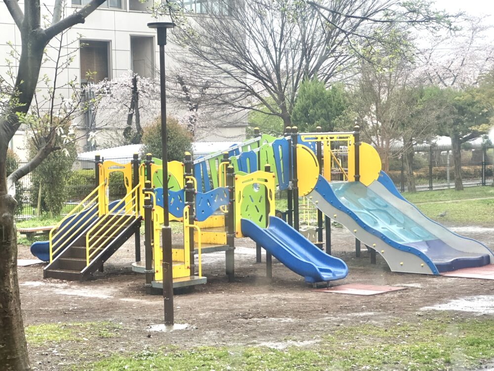 ころぽっくるの複合遊具