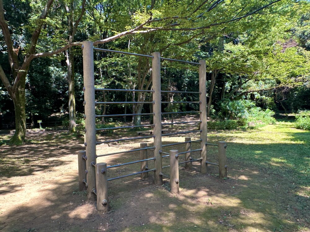 滝の城址公園の肋木