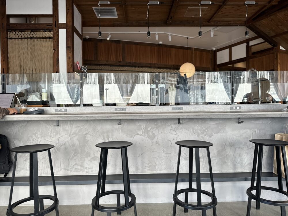 武蔵國珈琲のカウンター席