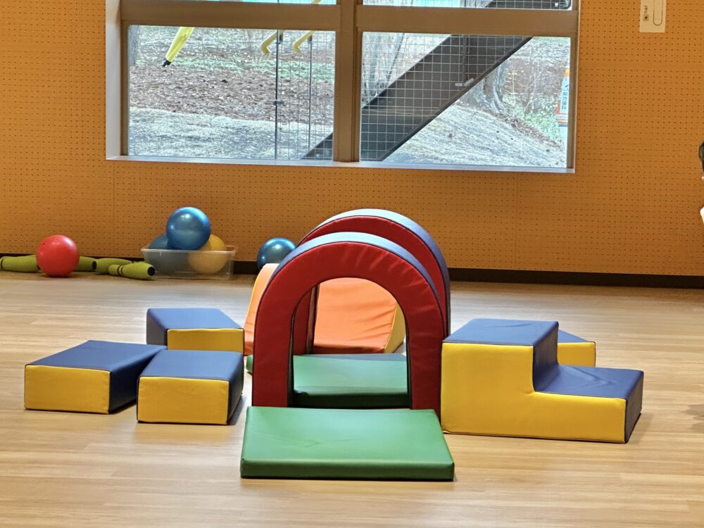 まつぼっくるの屋内ひろば(未就学児時間)の遊具