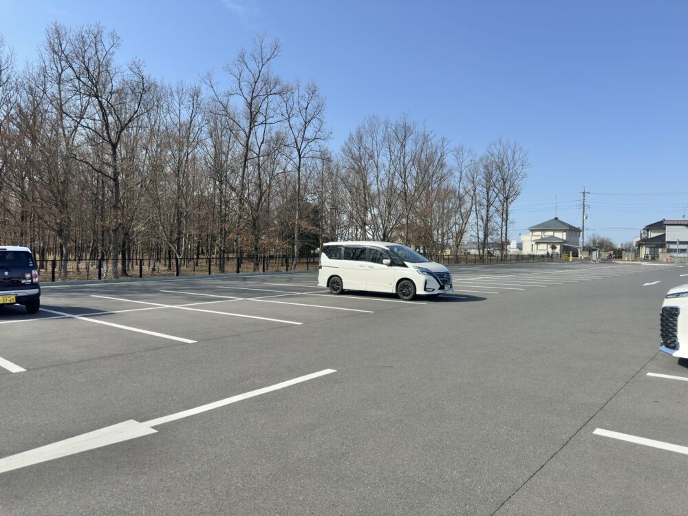 休日の9時半頃のびん沼自然公園の北側駐車場