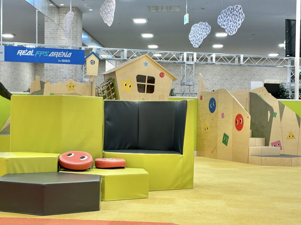 『あかまるフレンズ』をモチーフにした遊び場