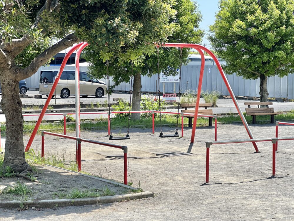 中里柳瀬公園のブランコ